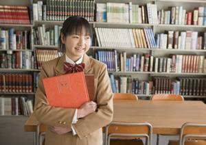 東京の美容専門学校｜美容師・エステ・メイクアップ・ネイル技術を学べる総合スクール